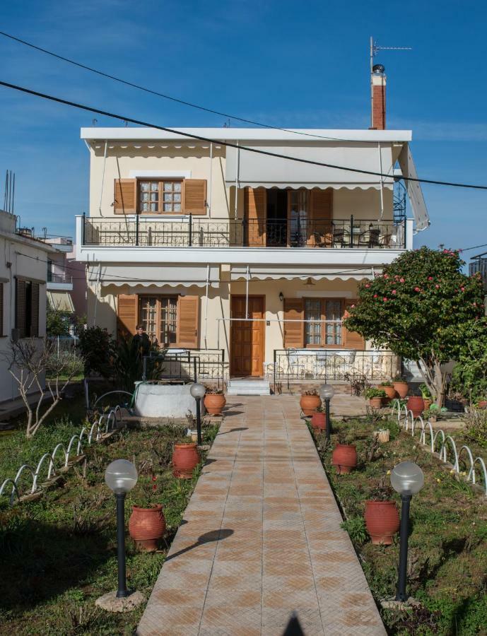 τhe Roses House Pandokrátor