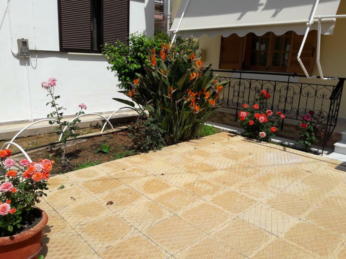 Apartment τhe Roses House *